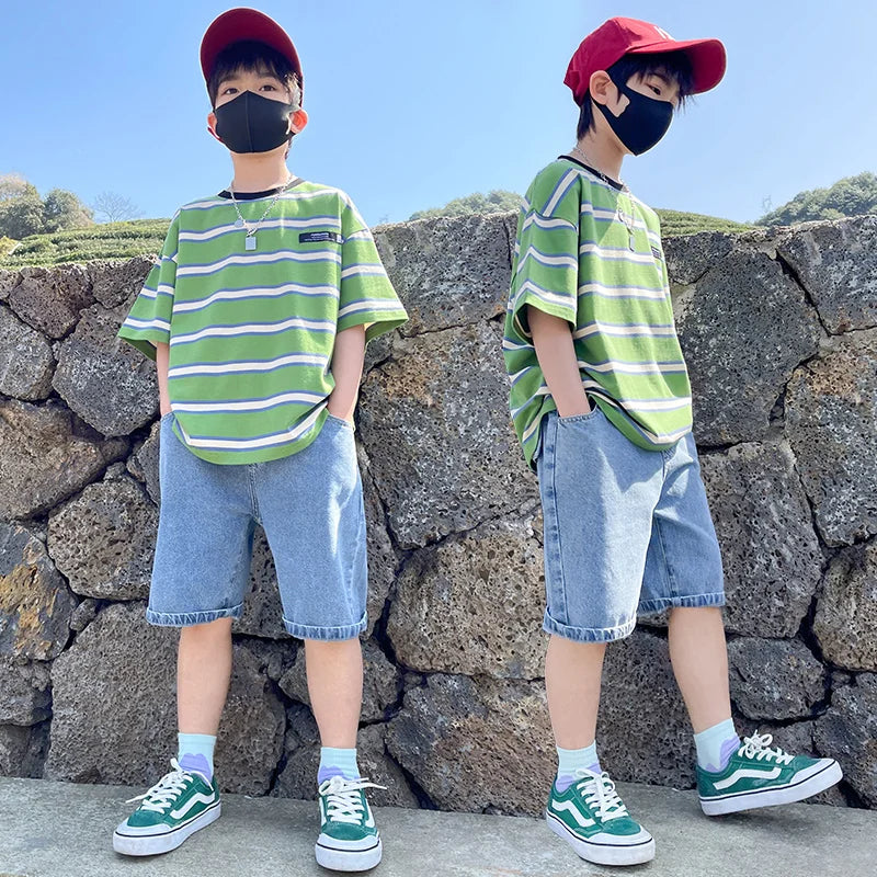 Conjunto Camiseta Listrada e Shorts Jeans Infantil