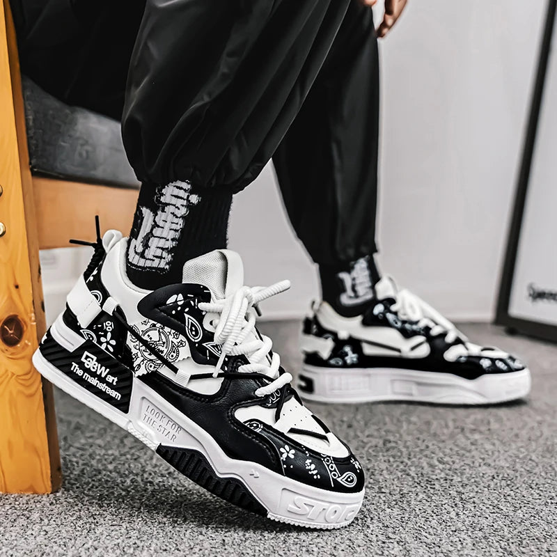 Baskets noires et blanches